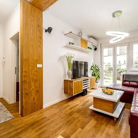 Apartment Urban Garden 贝尔格莱德 外观 照片